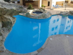 2-bedroom apartment with swimming pool in Larnaca
